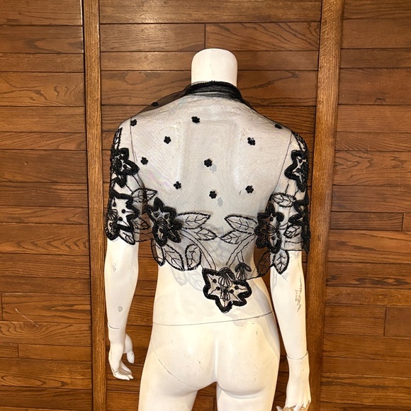 Source Unknown Accessories - Source Unknown Black Floral Lace Bolero Shrug